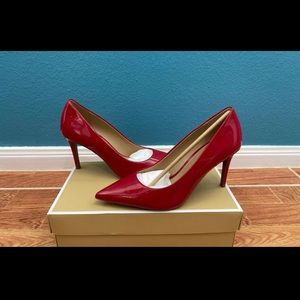 Michael Kors Keke midpumps size 7